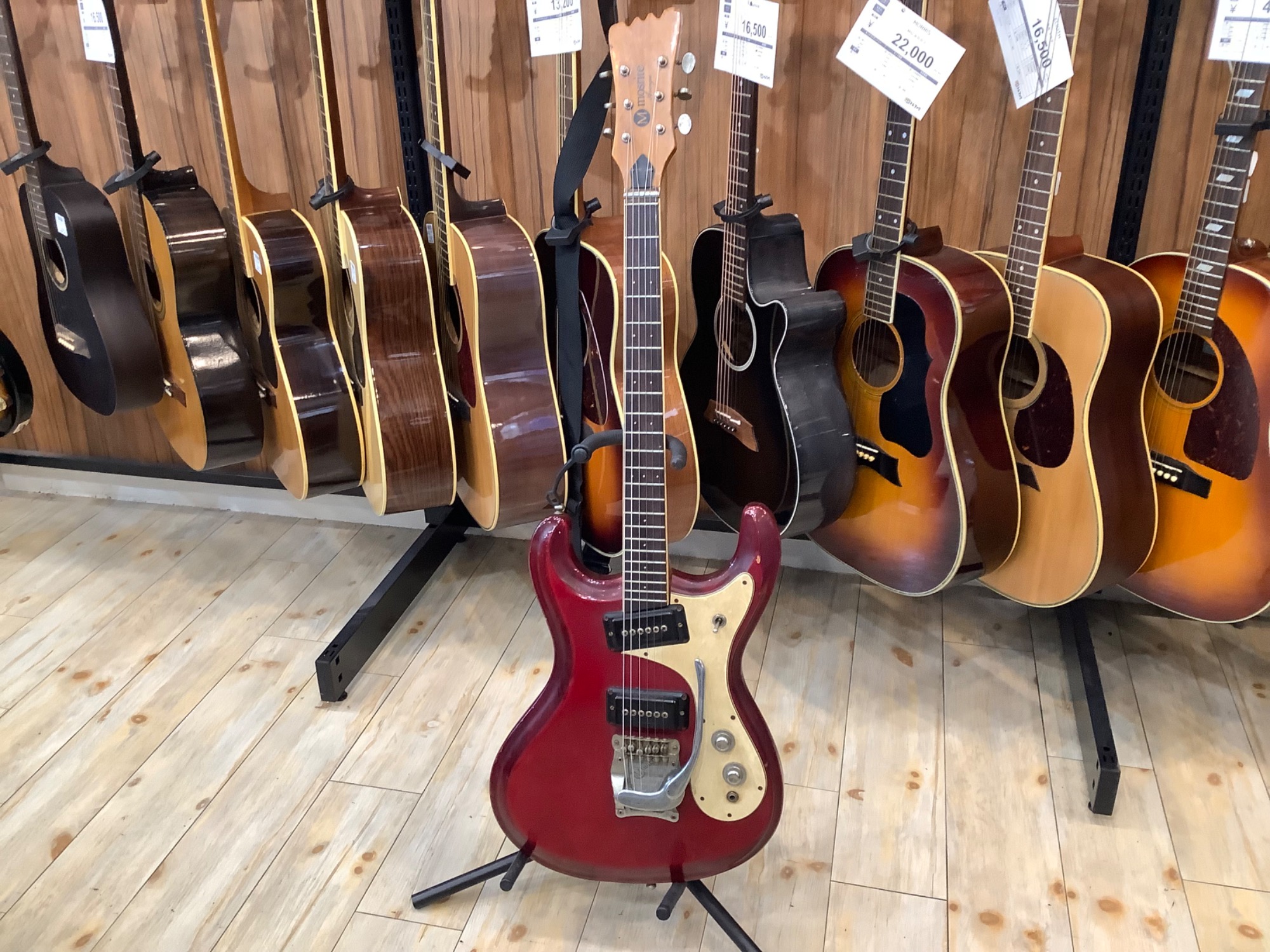 mosrite／モズライト】 Avengerエレキギター が買取入荷いたしました