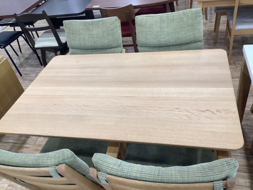 ダイニングセットの飛騨産業