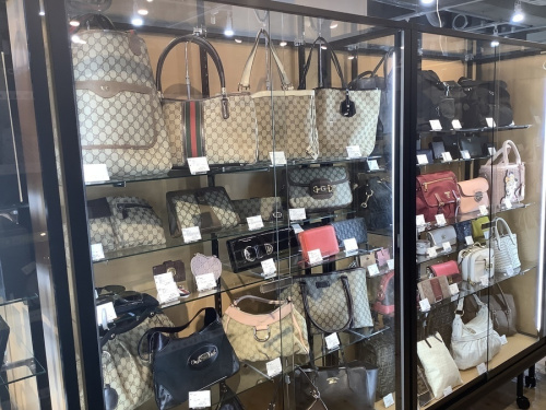 リヴォリ・ラインのスニーカー