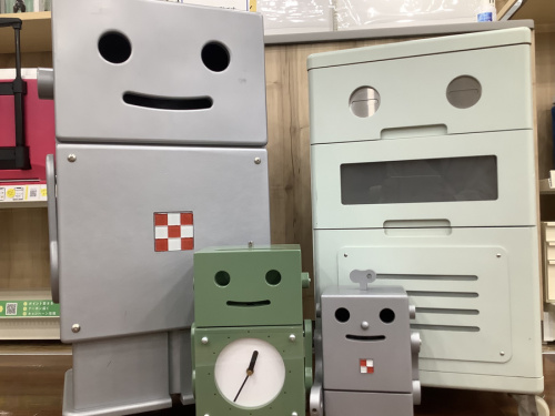 収納家具のROBIT