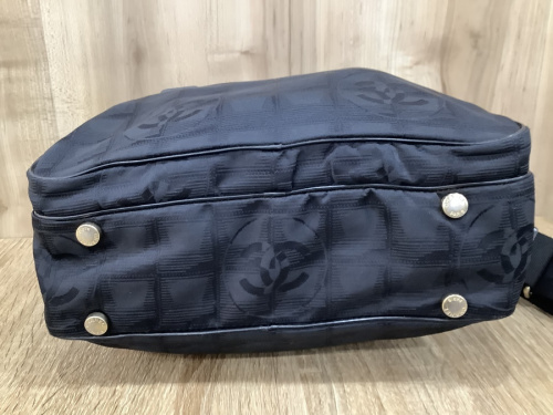 シャネルのショルダーバッグ