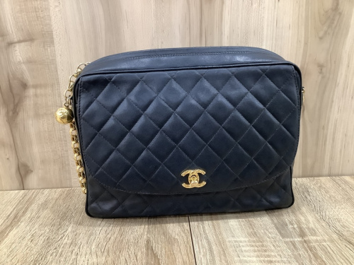 バッグのCHANEL