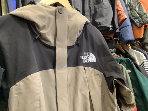 マウンテンジャケットのジャケット