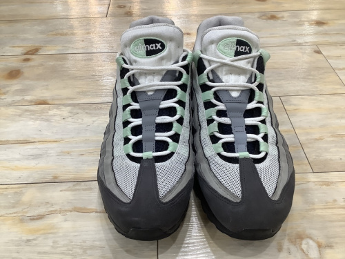 スニーカーのAIR MAX95