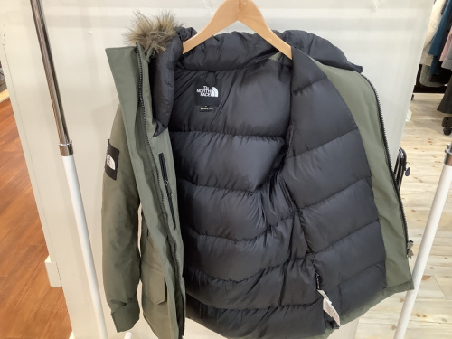 ノースフェイスのアンタクティカパーカー