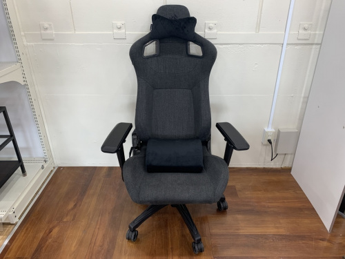 椅子のゲーミングチェア