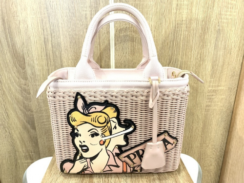 バッグのPRADA