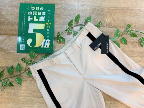 ボトムスのパンツ