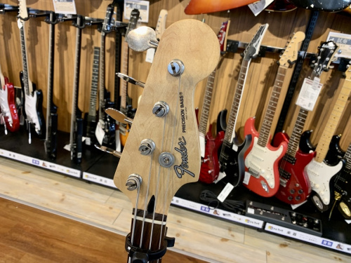 エレキベースのfender japan