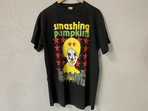 メンズファッションのバンドTシャツ