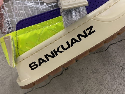 スニーカー&サンダルのSANKUANZ