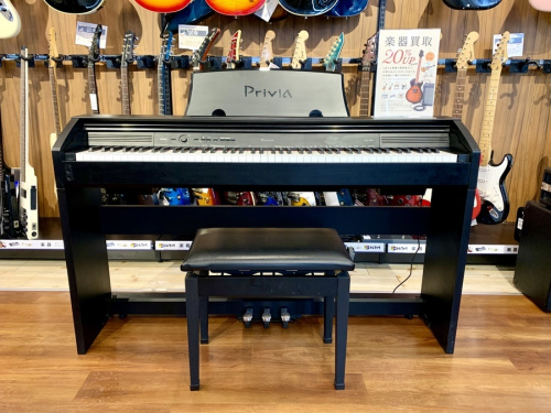 中古楽器店の電子ピアノ