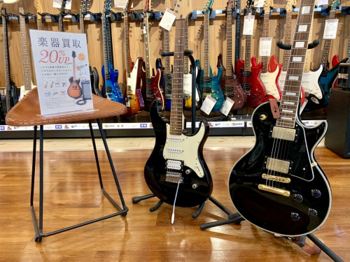 中古楽器店のギター