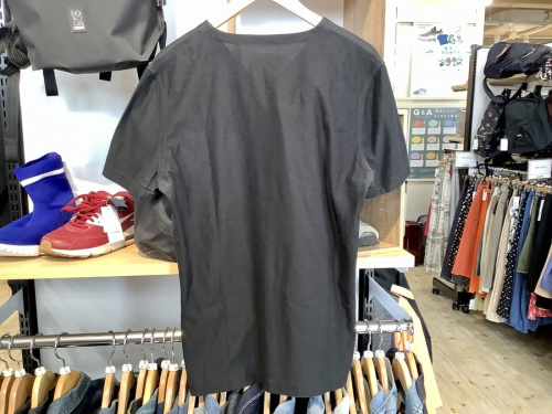 ルイヴィトンのTシャツ