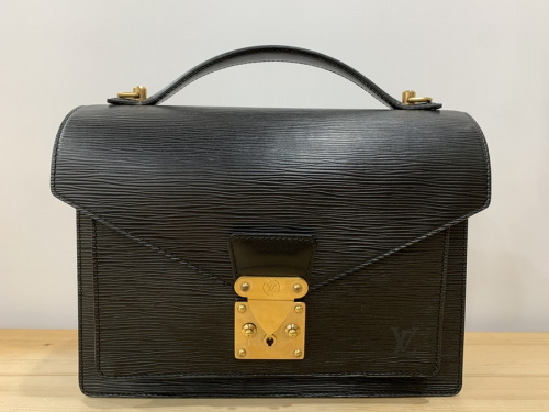 バッグのLouisVuitton