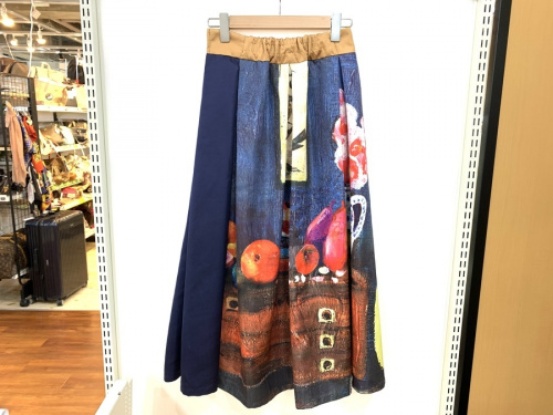 マキシスカートのAMERI