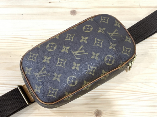 バッグのLOUIS VUITTON