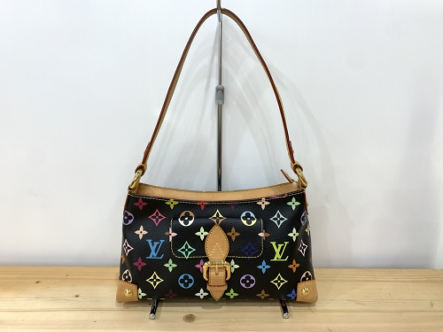 バッグのLOUIS VUITTON