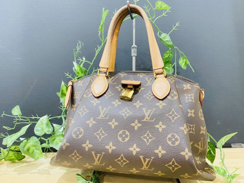 バッグのLOUIS VUITTON