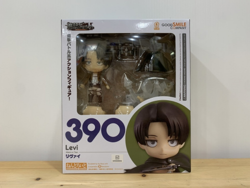 フィギュアの進撃の巨人