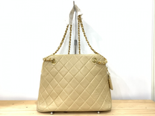 ショルダーバッグのCHANEL