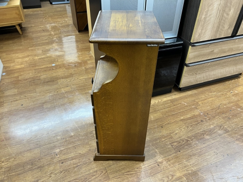 チェストの収納棚