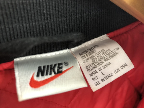 NIKE
