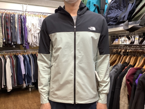 ナイロンジャケットのTHE NORTH FACE
