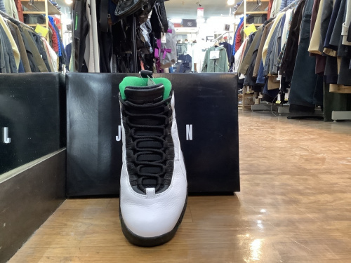 スニーカーのNIKE