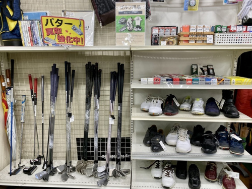 スポーツ用品のゴルフ