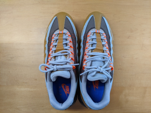 スニーカーのAIR MAX95