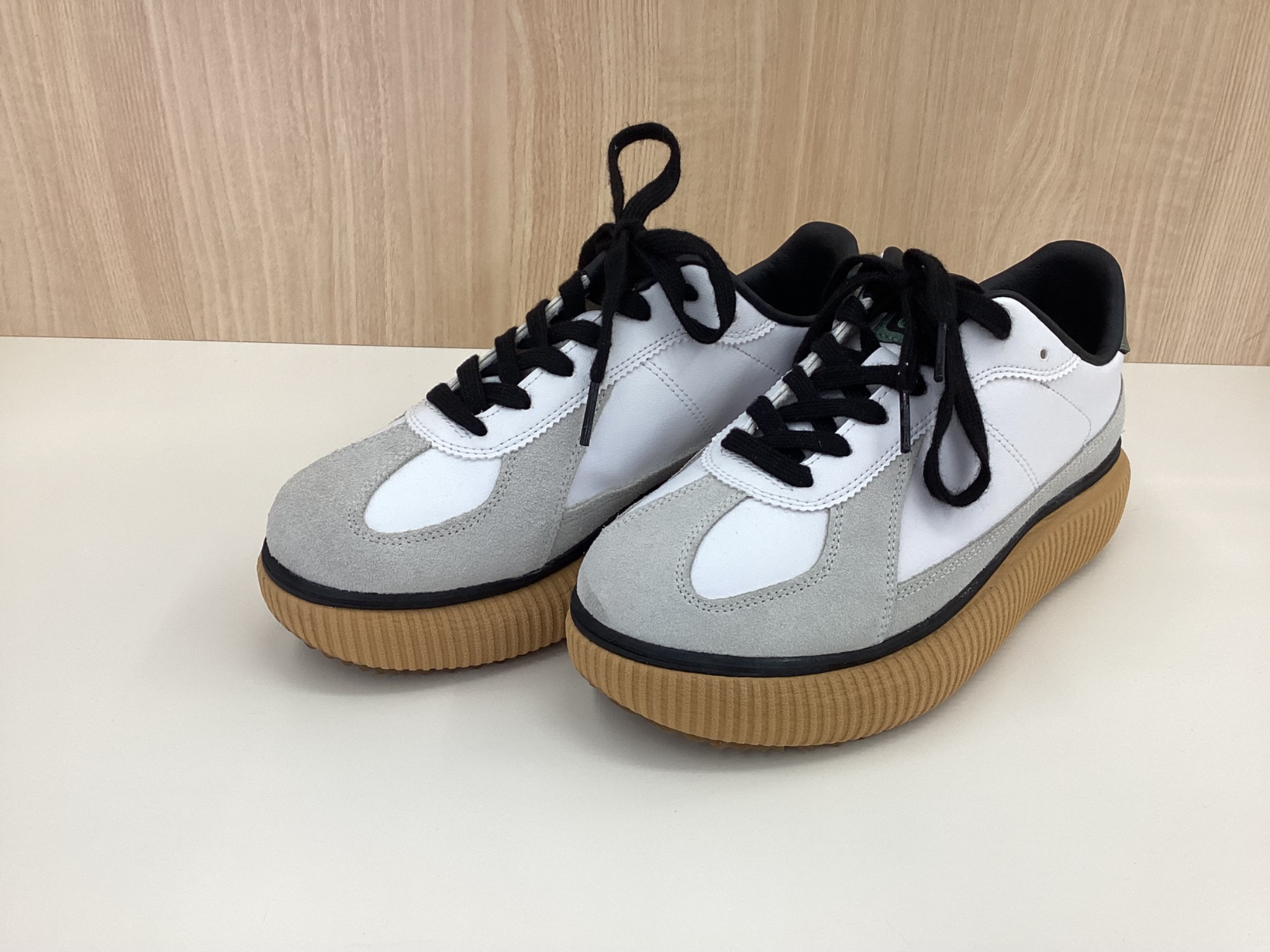 2025新作モデル Onitsuka Tiger/オニツカタイガー】厚底スニーカー入荷いたし 靴