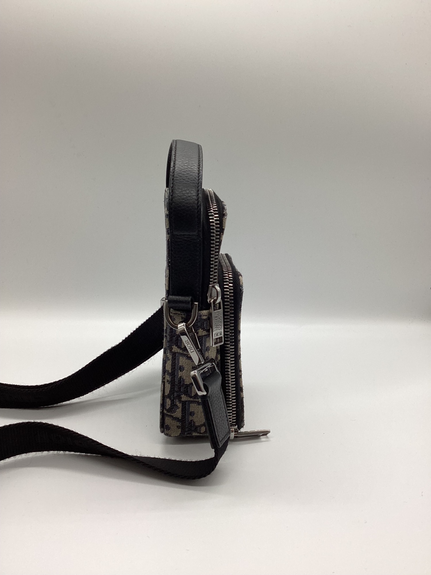 【美品】Dior ウエストポーチ マイクロバッグ ブランドバッグ買取強化中！】Dior Riderマイクロポーチを入荷