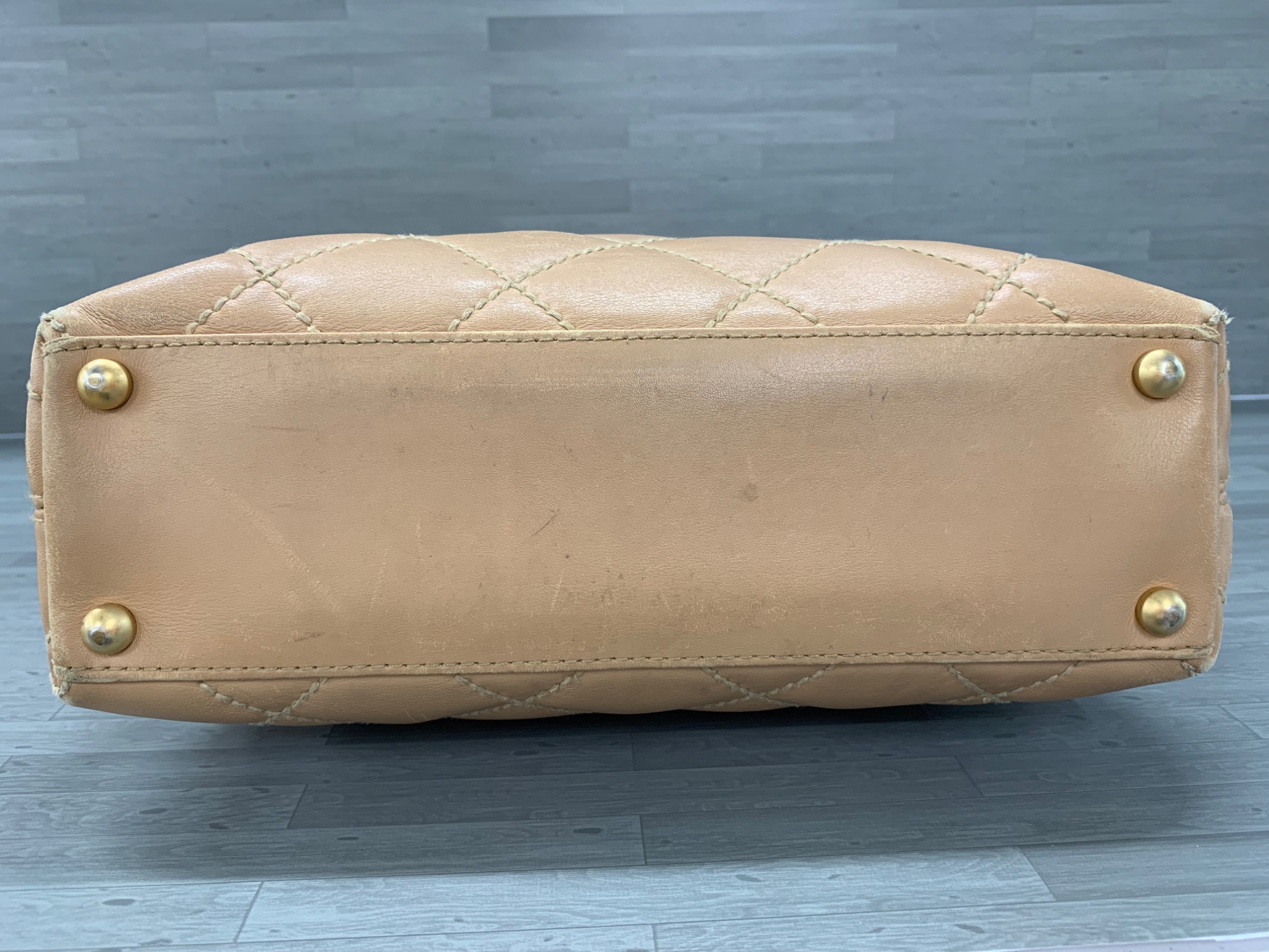 CHANEL / シャネル】トートバッグ｜上品なベージュカラーが日常を彩る