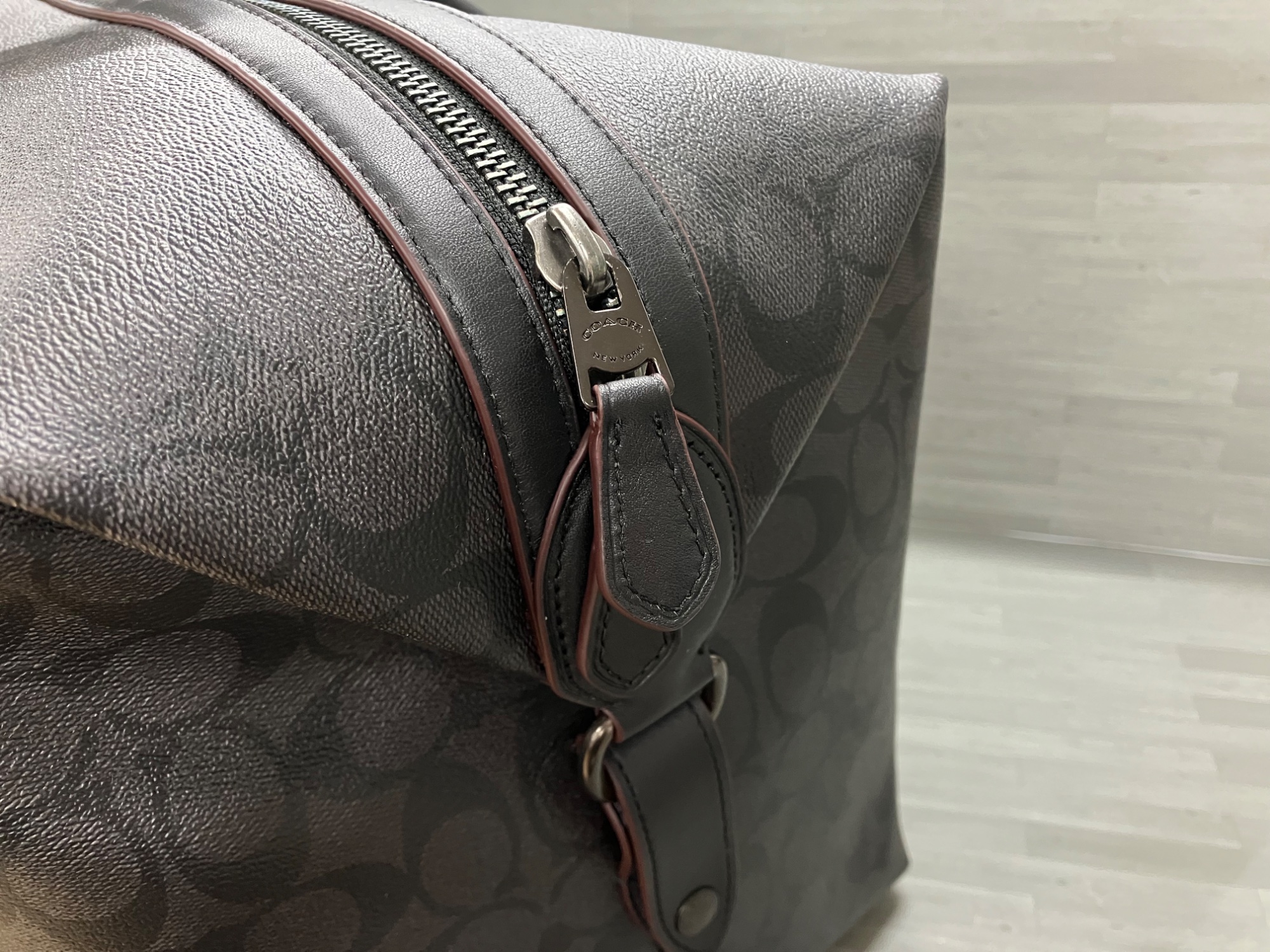COACH / コーチ】ボストンバッグ｜使い勝手と機能性を兼ね備えた大人の