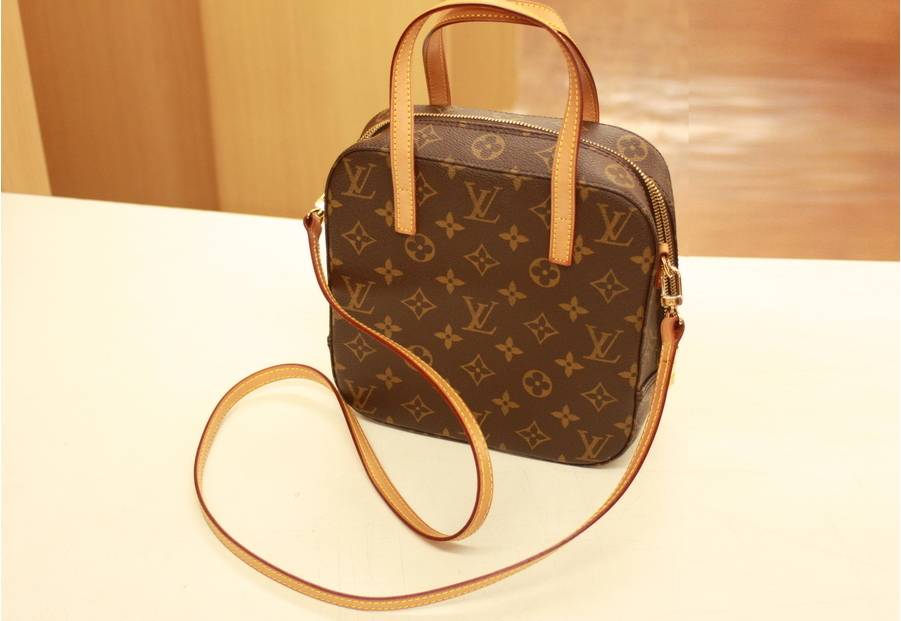 LOUIS VUITTON(ルイ・ヴィトン）スポンティーニ ショルダー