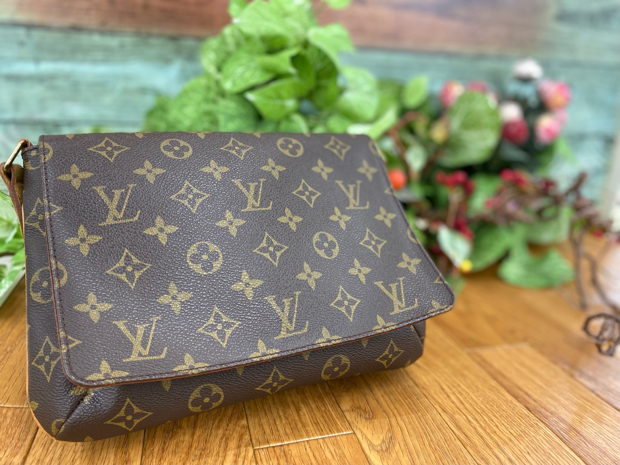 スマホで購入！】LOUIS VUITTON ミュゼット・タンゴのご紹介です