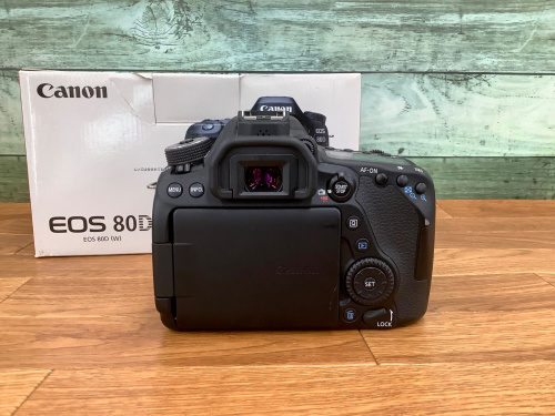 スマホでも購入！】Canon EOS 80D ボディ デジタル一眼レフカメラをご