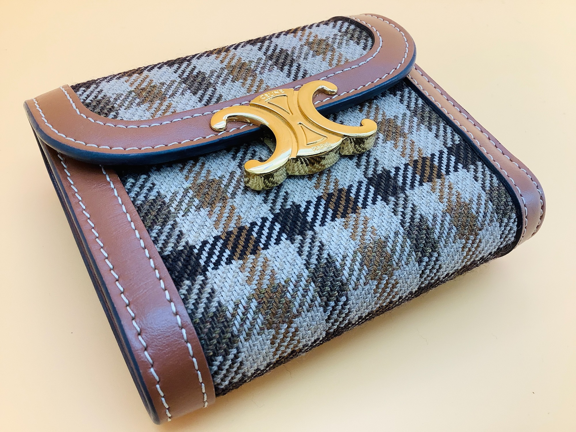 *上品コンパクト♡*【CELINE】スモールトリオンフ財布 CELINE （新品・未使用品）セリーヌ スモールウォレット