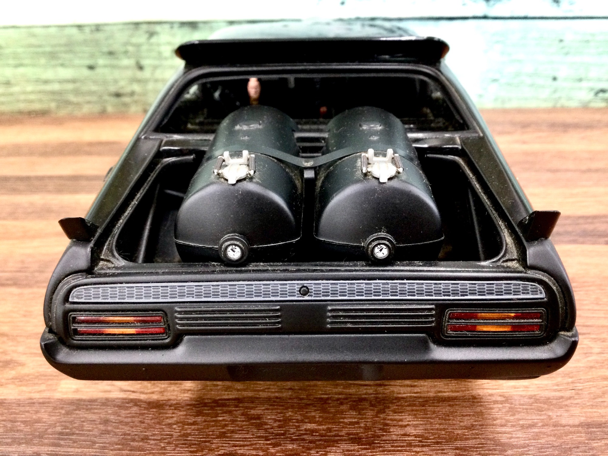 v*r様 訳アリ　オートアート 1/18マッドマックス2インターセプター AUTOart (オートアート) モデルカー 1/18 マッド マックス2