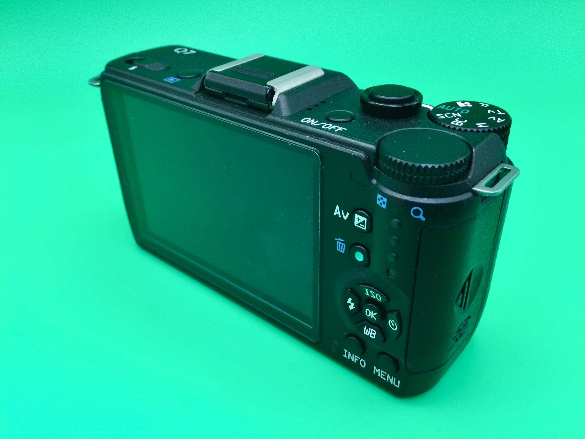 PENTAX ペンタックスのミラーレス一眼カメラのご紹介です!!｜2025年11