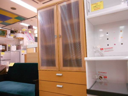 中古家具の食器棚