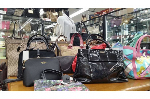 バッグのKATE SPADE