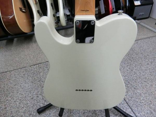 ギターのFENDER