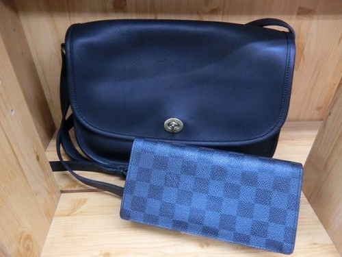 財布のLOUIS VUITTON(ルイ・ヴィトン）