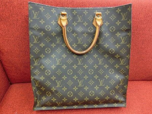 財布のLOUIS VUITTON(ルイ・ヴィトン）