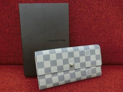 財布のLOUIS VUITTON(ルイ・ヴィトン）