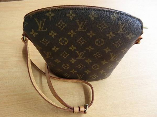 バッグのLOUIS VUITTON(ルイ・ヴィトン）