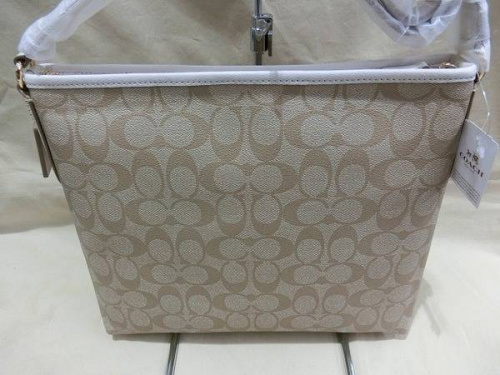 バッグのCOACH（コーチ）