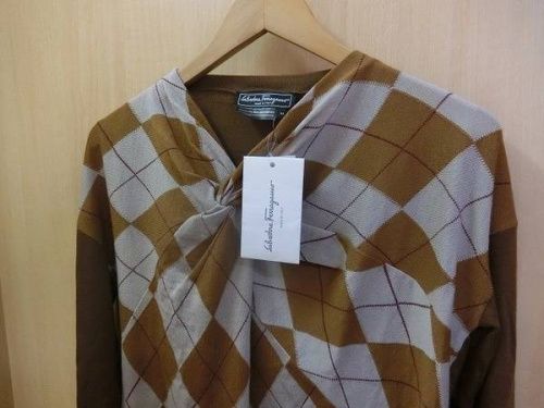 冬物衣類のフェラガモ（Salvatore Ferragamo）